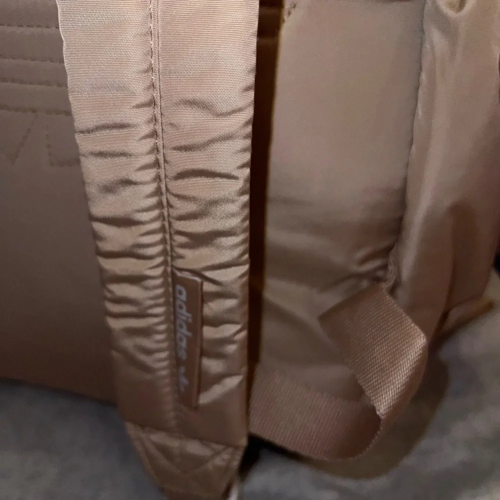 Backpack - Picture 7 of 8
